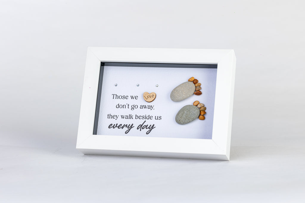 Footprints Pebble Art – 6×4 Personalised Frame
