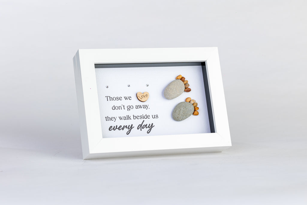 Footprints Pebble Art – 6×4 Personalised Frame