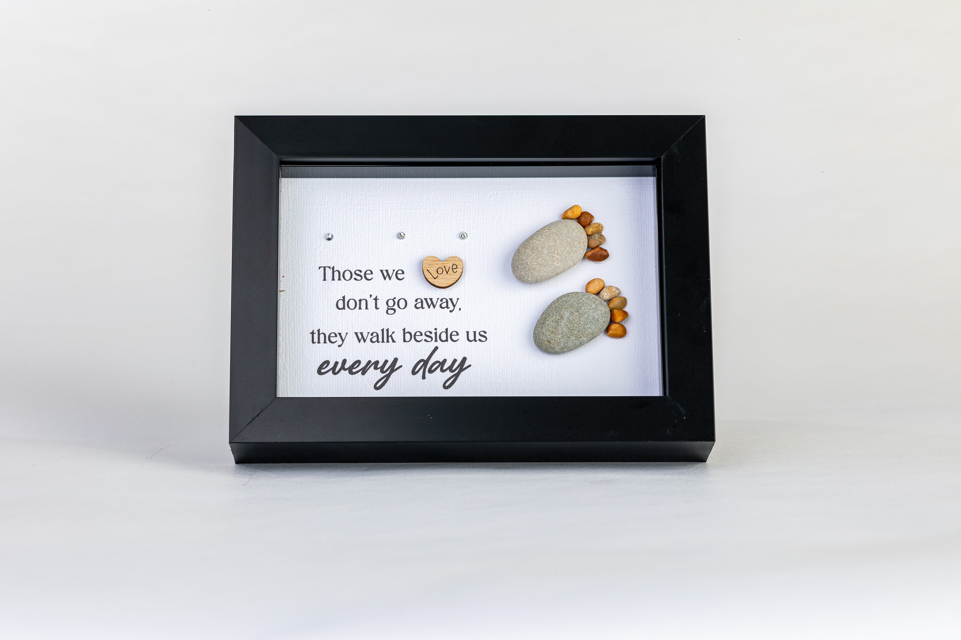 Footprints Pebble Art – 6×4 Personalised Frame