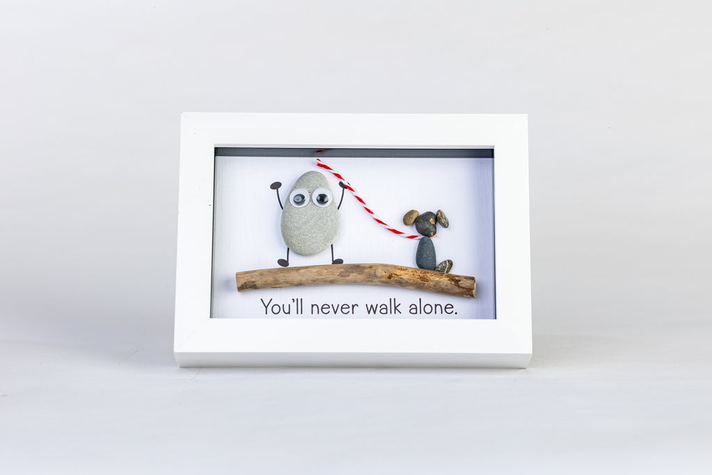 Liverpool FC Dog Pebble Art – 6×4 Landscape Frame