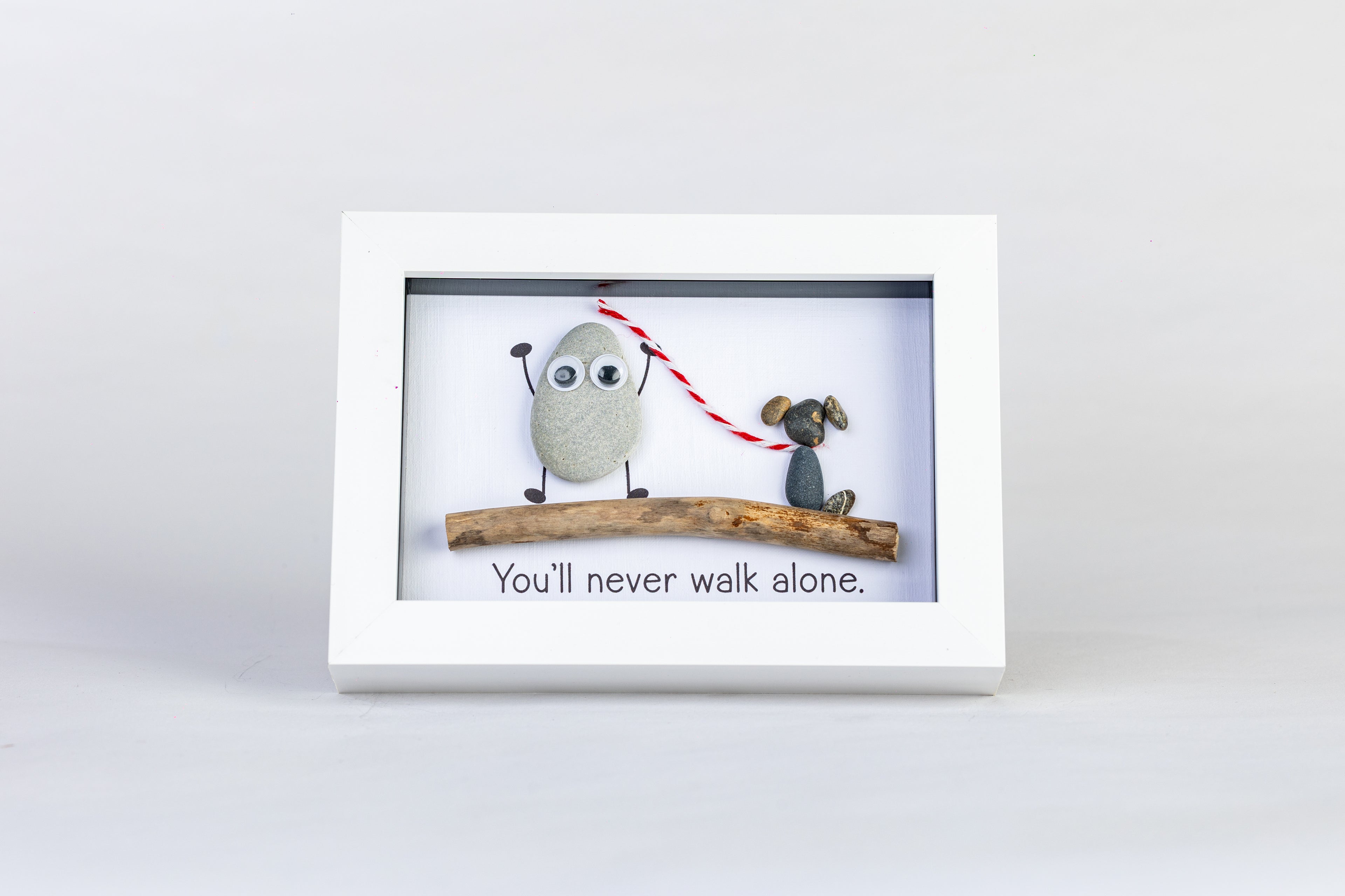 Liverpool FC Dog Pebble Art – 6×4 Landscape Frame