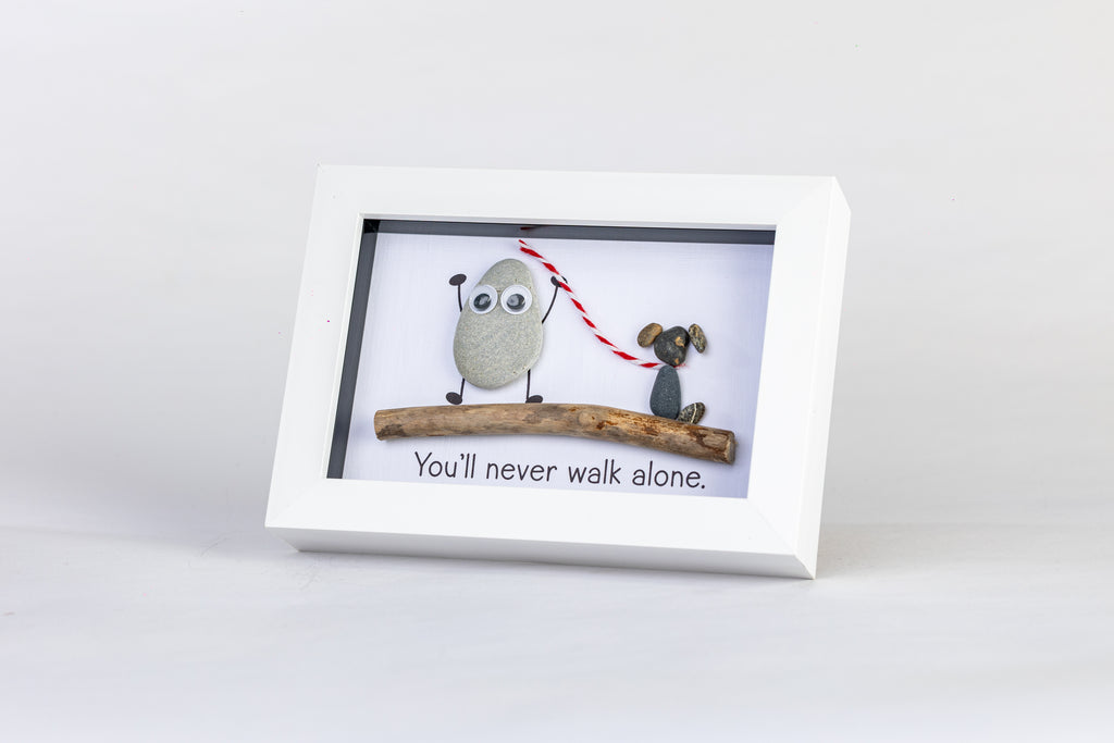 Liverpool FC Dog Pebble Art – 6×4 Landscape Frame