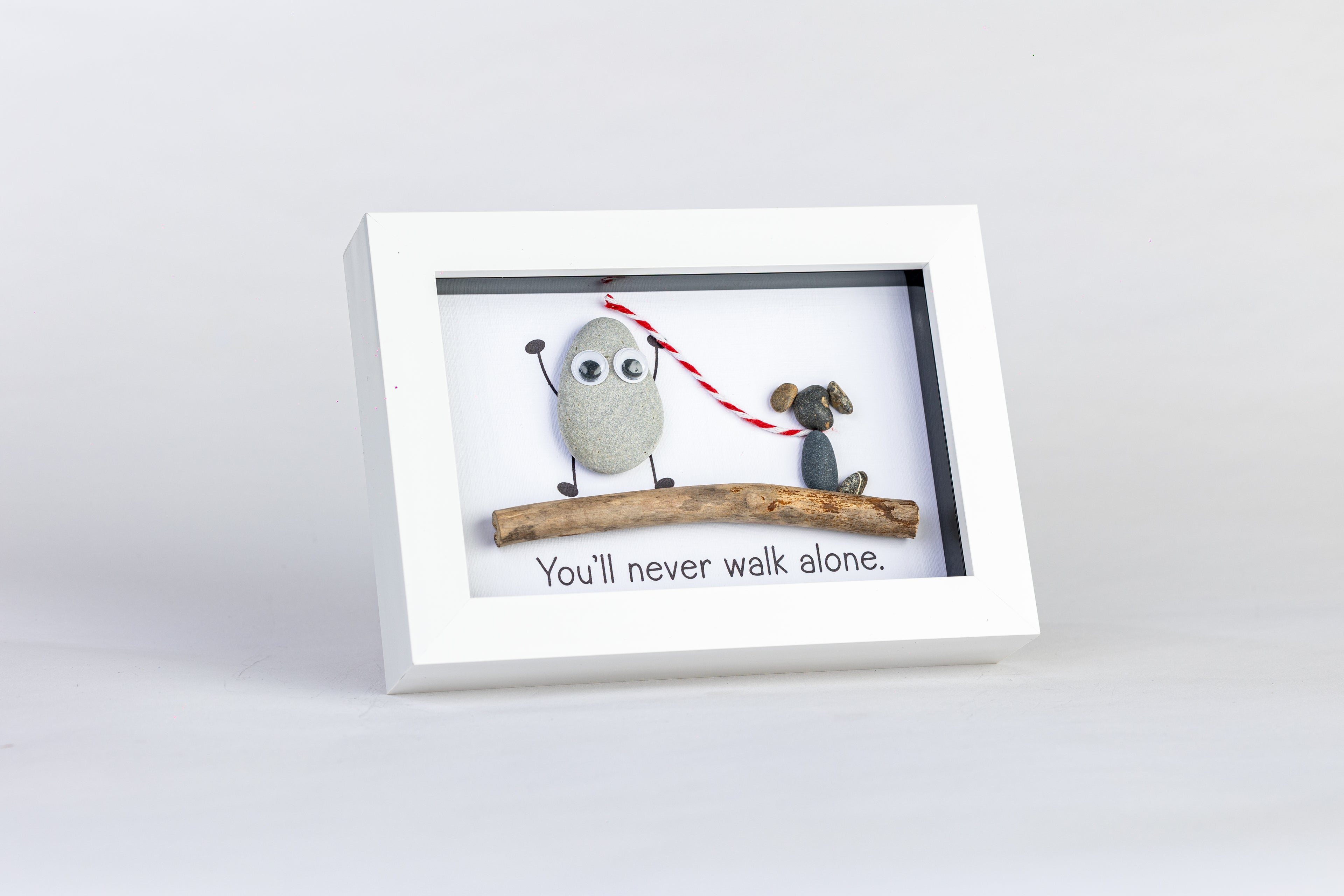 Liverpool FC Dog Pebble Art – 6×4 Landscape Frame