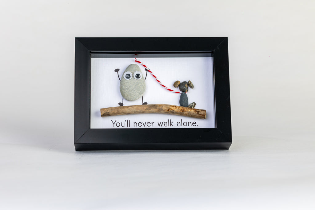Liverpool FC Dog Pebble Art – 6×4 Landscape Frame