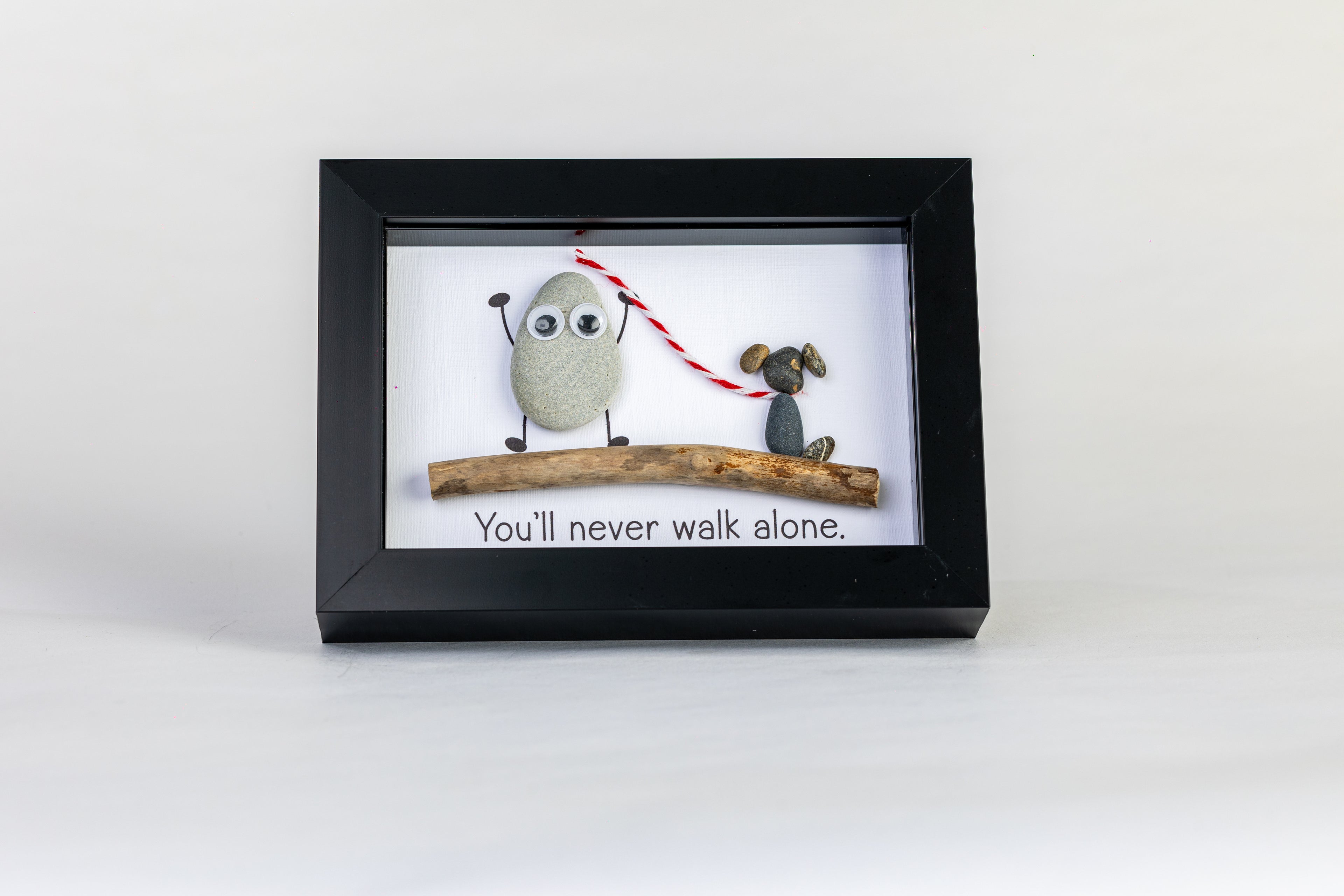 Liverpool FC Dog Pebble Art – 6×4 Landscape Frame