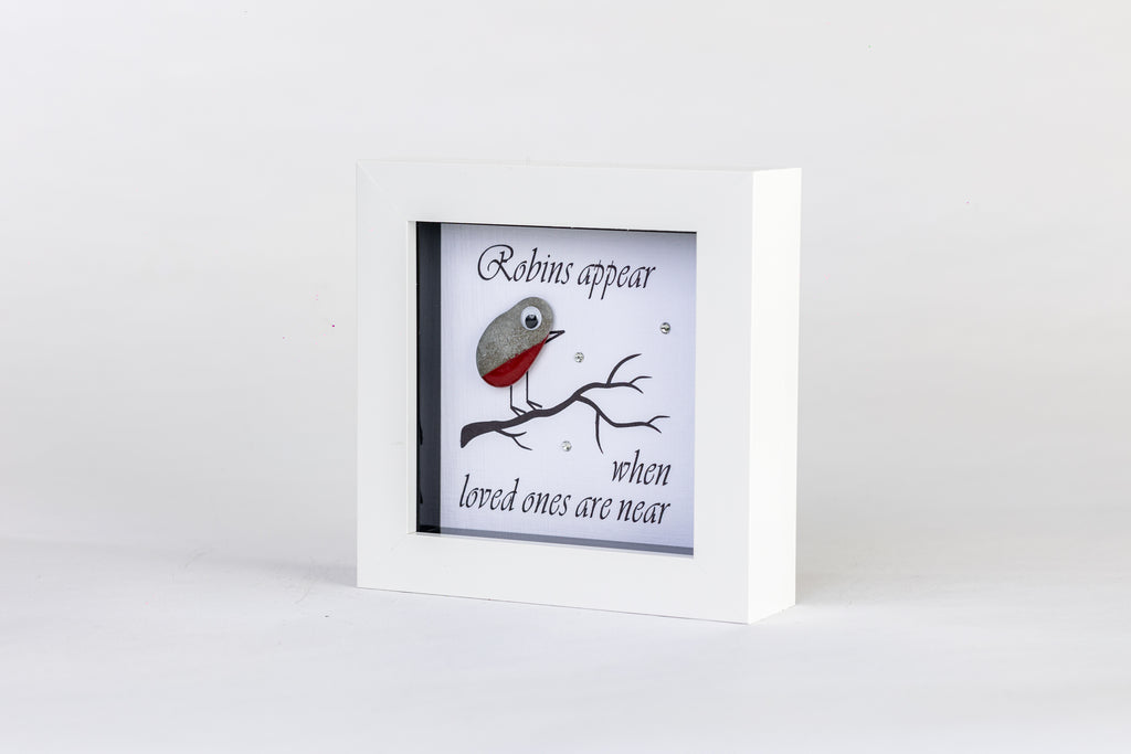 Robin – Pebble Art – 4×4 Box Frame